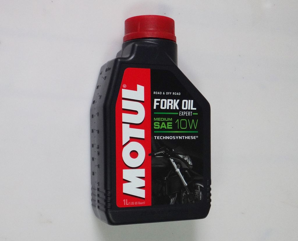 Масло в переднюю вилку мотоцикла. Motul fork Oil Expert Medium. Motul fork Oil Expert 10w. Motul fork Oil Expert Light 15w. 105930 Motul.